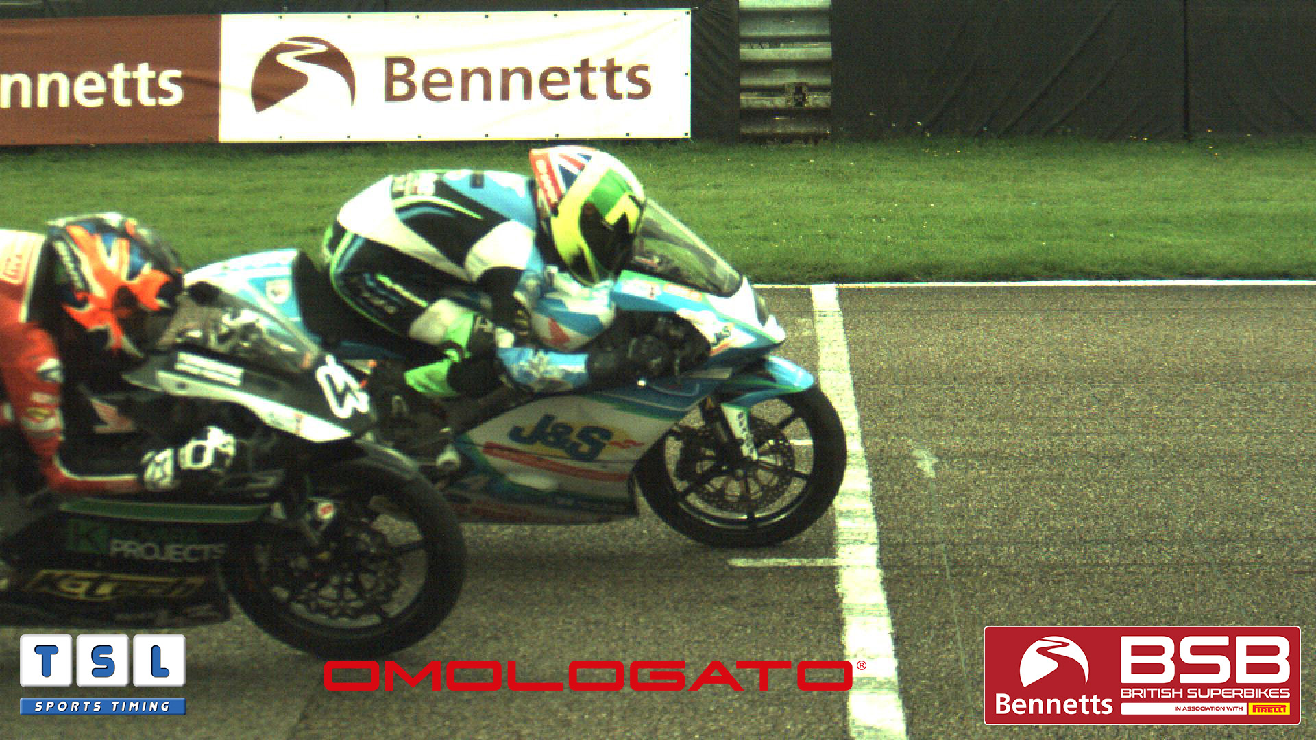 Photo finish Race 1 Saturday Round 7 Thruxton | 2023 R&G British Talent Cup