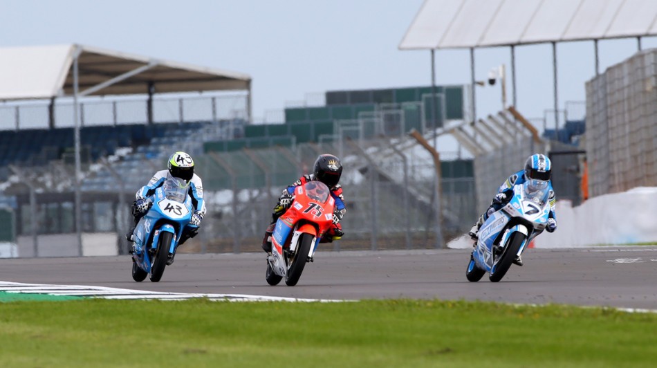 Riders on track FP Friday